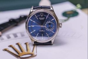 The 39 mm replica Rolex Cellini Date 50519 watches have blue dials.