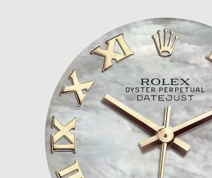 The 34 mm replica Rolex Pearlmaster 34 81318 watches have white mother-of-pearl dials.