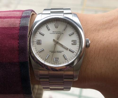 The cheap Rolex Oyster Perpetual is best choice for young men.