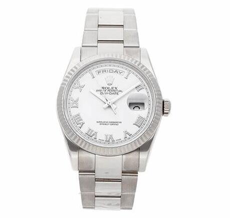 The 18ct white gold fake watch has a white dial.