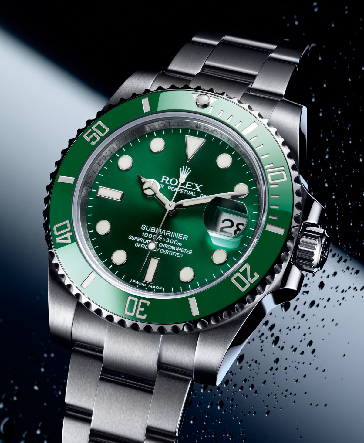 The Oystersteel replica watch has a green dial.